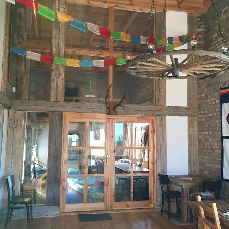 Spichlerz Nad Jeziorem Dadaj Mazury بيت للعطل *